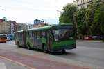 Im Stadtverkehr in der bulgarischen Hauptstadt Sofia sind noch zahlreich
Oldtimer im Einsatz. Dieser Mercedes Gliederbus fuhr am 6.5.2013 auf der 
Linie 213 und ist hier in Richtung Hauptbahnhof unterwegs.