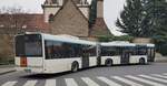 Solaris Urbino von RHOENENERGIE steht abfahrbereit am Busbahnhof in Fulda