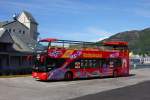 Sightseeing Bus der Marke Scania   hier am 10.6.2012 in der norwegischen Stadt Bergen.