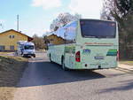 Heckpartie des Mercedes-Benz O 560 (Intouro) auf der Fahrt durch Franzensbad (Tschechin) am 24.