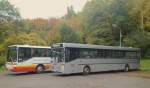 mercedes-benz-o-408/301160/ein-mercedes-benz-o-407-und-o Ein Mercedes-Benz O 407 und O 408 von Busverkehr Imfeld, abgestellt auf einem Groparkplatz fr Park-and-Ride-Busse am 20.10.2013.