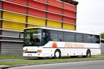 setra-300er-serie/516913/setra-von-poelzl-reisen-aus-niederoesterreich Setra von Plzl Reisen aus Niedersterreich in Krems gesehen.