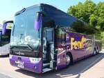 van-hool-txxx/909260/van-hool-tx17-von-fenn-holidays Van Hool TX17 von Fenn Holidays aus England im Stadthafen Sassnitz.