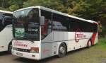 Ein Setra S315 UL von Trischan Reisen aus Kandel, abgestellt auf einem Groparkplatz fr Park-and-Ride-Busse am 20.10.2013.