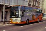 Am 15.07.1989 war dieser DAF Bus eine moderne Reisebus Erscheinung und gehrte
zur Flotte  Jan de Witt . 
Aufnahme am 15.7.1989 in Arnheim - Niederlande.