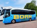 Mercedes-Benz Tourino/909735/mercedes-tourino-von-born-aus-der Mercedes Tourino von Born aus der Schweiz im Stadthafen Sassnitz.
