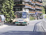 OBZ Zermatt - Nr. 3/VS 143 406 - Vetter Elektrobus am 27. Juni 2018 in Richtung Bahnhof Zermatt.

Kategorie Alternative Antriebe / Elektrobusse / Vetter Elektrobus (alle Modelle)
fehlt hier