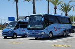 sonstige/501419/2-busse-von-tui-stehen-am 2 Busse von TUI stehen am Airport Palma /Mallorca im Juni 2016