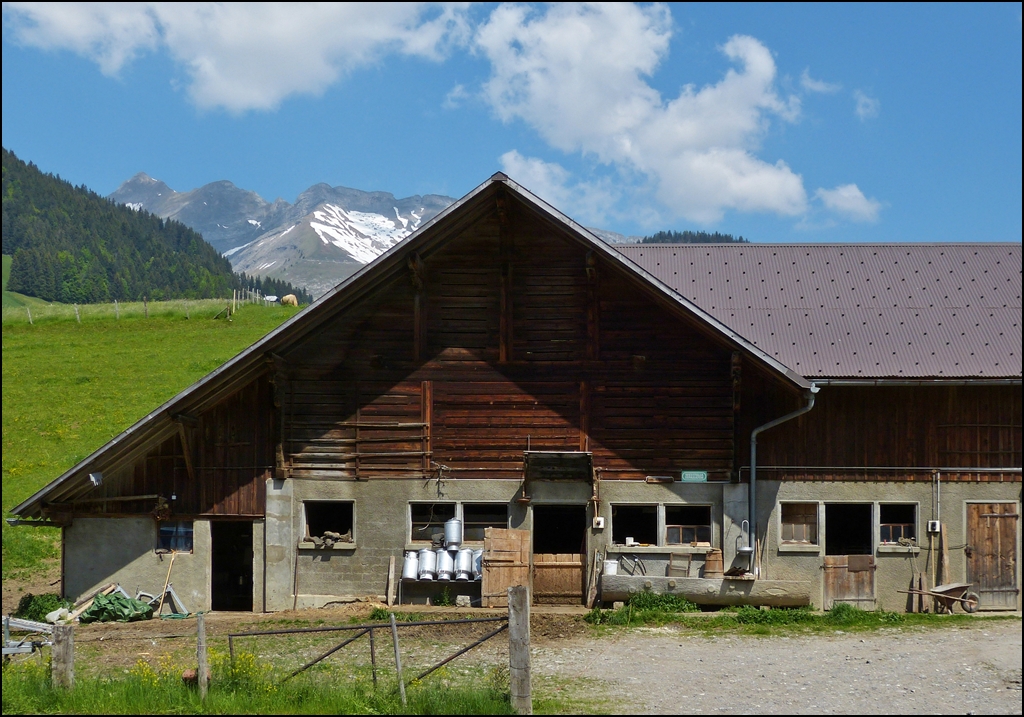 . Das Haus der glcklichen Linsenputzer, aber nicht in Tiefencastel, sondern in Flendruz. 25.05.2012 (Hans)