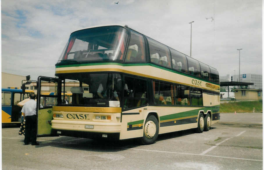 (017'200B) - Oase, Grosshchstetten - BE 259'001 - Neoplan am 5. Juni 1997 in Zrich, Flughafen