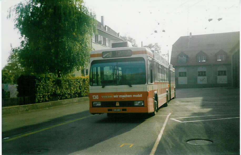 (019'900A) - VB Biel - Nr. 138/BE 395'138 - Volvo/R&J am 6. Oktober 1997 in Biel, Depot