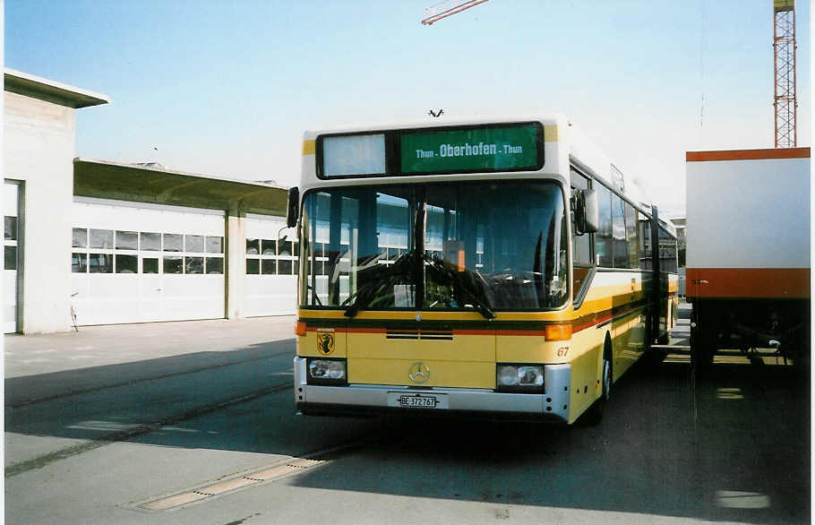 (022'221) - STI Thun - Nr. 67/BE 372'767 - Mercedes am 25. Mrz 1998 in Thun, Garage