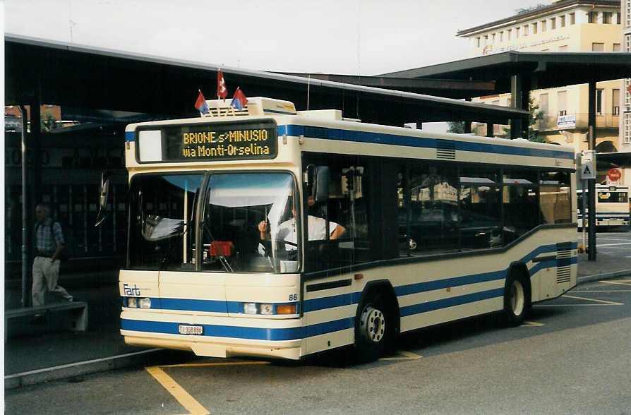 (024'502) - FART Locarno - Nr. 86/TI 308'886 - Neoplan am 14. Juli 1998 beim Bahnhof Locarno