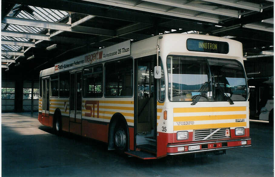 (025'001) - STI Thun - Nr. 35/BE 443'835 - Volvo/R&J (ex SAT Thun Nr. 35) am 21. Juli 1998 in Thun, Garage