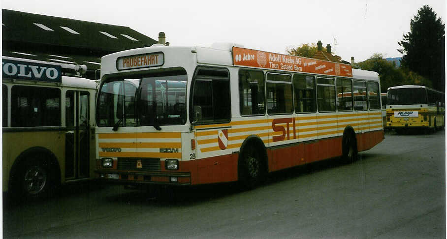 (027'702) - STI Thun - Nr. 28/BE 419'028 - Volvo/R&J (ex SAT Thun Nr. 28) am 21. Oktober 1998 in Thun, Garage