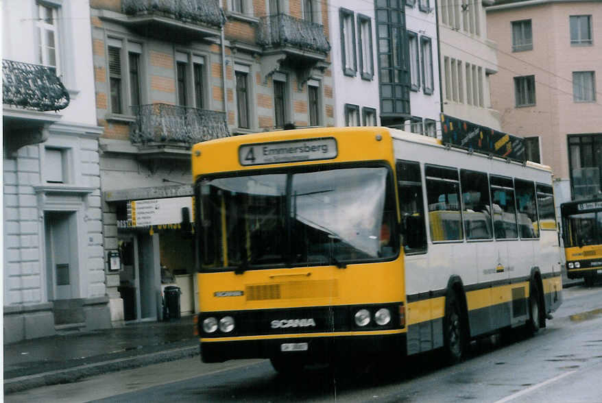 (027'906) - VBSH Schaffhausen - Nr. 7/SH 38'007 - Scania/FHS am 16. November 1998 beim Bahnhof Schaffhausen