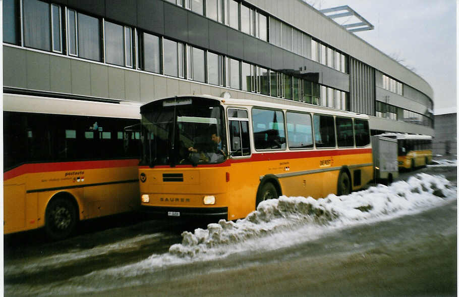 (029'328) - PTT-Regie - P 24'358 - Saurer/R&J am 16. Februar 1999 in Bern, Postautostation