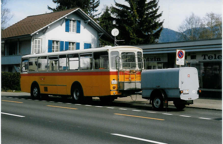 (030'116) - Gast, Gwatt - Nr. 27/BE 518'148 - Saurer/Tscher (ex AVG Grindelwald Nr. 28+27+19; ex Lienert, Einsiedeln) am 14. Mrz 1999 in Gwatt, Post