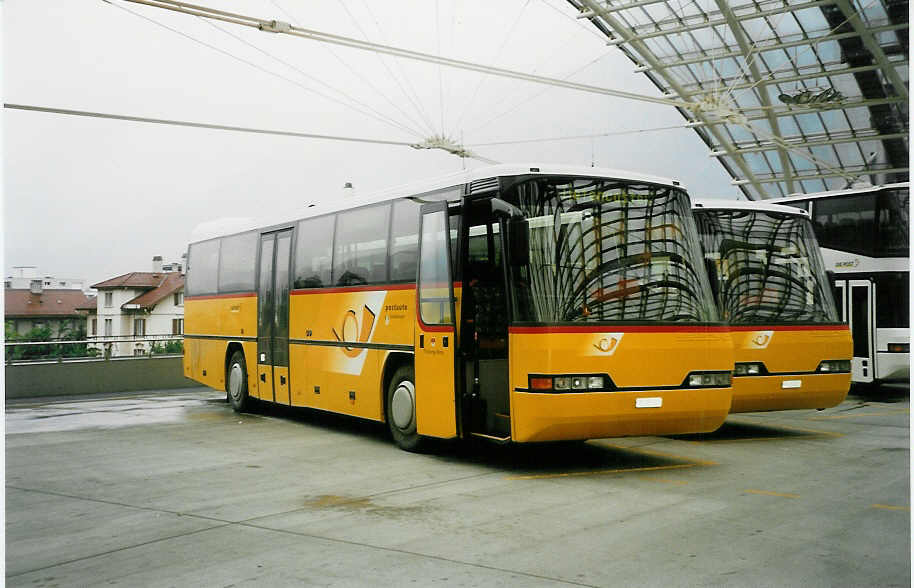 (032'725) - PTT-Regie - P 25'120 - Neoplan am 27. Juni 1999 in Chur, Postautostation