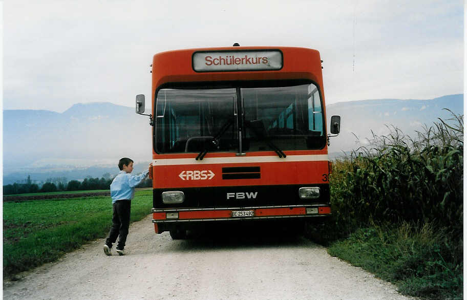 (037'026) - BSU Solothurn - Nr. 39/BE 253'492 - FBW/R&J (ex RBS Worblaufen Nr. 4) am 19. September 1999 bei Nennigkofen