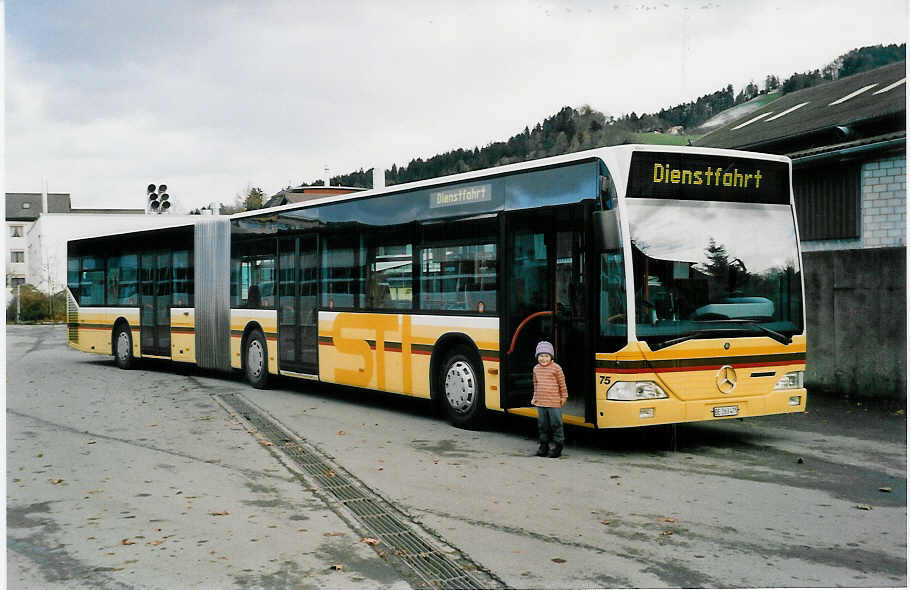 (038'012) - STI Thun - Nr. 75/BE 263'475 - Mercedes am 13. Dezember 1999 in Thun, Garage