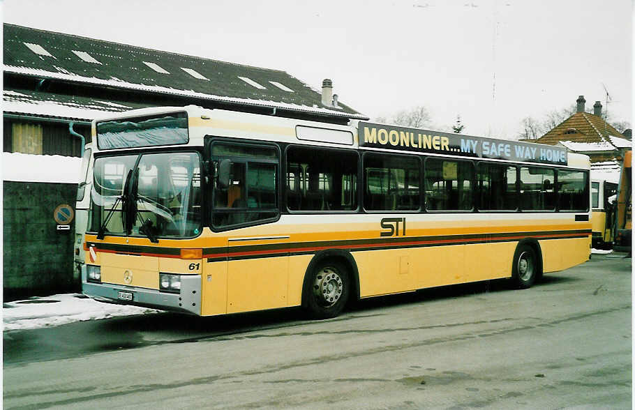 (038'636) - STI Thun - Nr. 61/BE 452'461 - Mercedes/R&J am 3. Januar 2000 in Thun, Garage