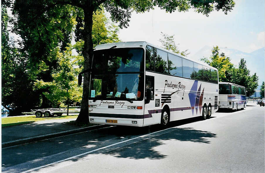 (040'827) - Aus Holland: Paulusma, Drachten - Nr. 52/BH-ZB-20 - Van Hool/EOS am 8. Juni 2000 in Thun, Lachen