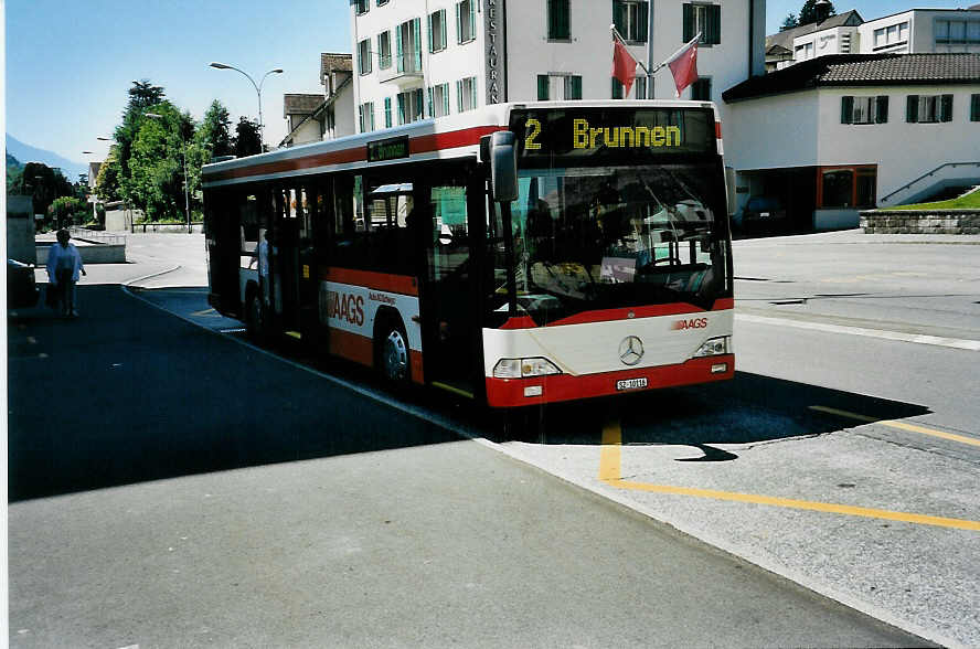 (041'313) - AAGS Schwyz - Nr. 16/SZ 10'116 - Mercedes/Hess am 18. Juni 2000 in Schwyz, Postplatz