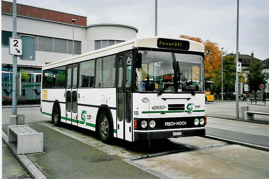 (043'527) - BOS Wil - Nr. 18/SG 222'218 - NAW/FHS (ex Bus-Halter, Wil Nr. 18) am 17. Oktober 2000 beim Bahnhof Wil