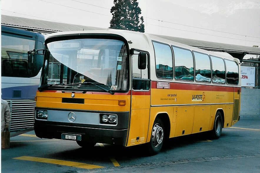 (044'811) - Pfammatter, Sierre - VS 1554 - Mercedes am 20. Februar 2001 beim Bahnhof Sierre