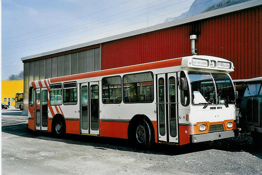 (044'923) - Evasion, St-Maurice - FBW/Hess-Lauber (ex TPG Genve Nr. 538+248) am 20. Februar 2001 in St-Maurice, Garage