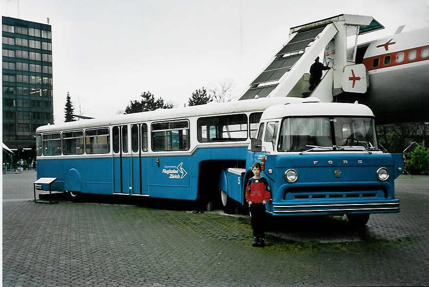 (045'123) - Flughafen, Zrich - Nr. 5 - Ford/Hnni am 22. Februar 2001 in Luzern, Verkehrshaus