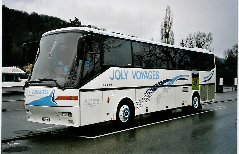 (045'623) - Joly Voyages, Les Breuleux - JU 32'536 - Bova am 7. April 2001 bei der Schifflndte Thun