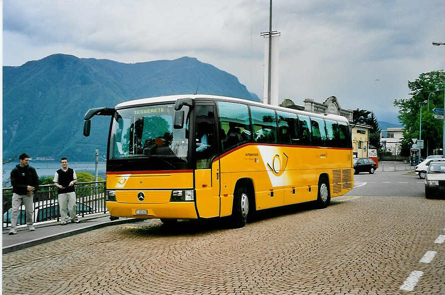 (045'911) - Jelmorini, Tesserete - TI 203'629 - Mercedes am 23. April 2001 beim Bahnhof Lugano