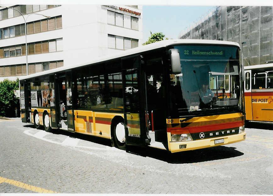 (047'436) - STI Thun - Nr. 80/BE 543'380 - Setra am 25. Juni 2001 beim Bahnhof Thun