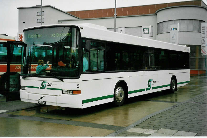 (048'423) - BOS Wil - Nr. 5/TG 73'042 - Volvo/Hess (ex BHW Wil Nr. 5) am 18. Juli 2001 beim Bahnhof Wil