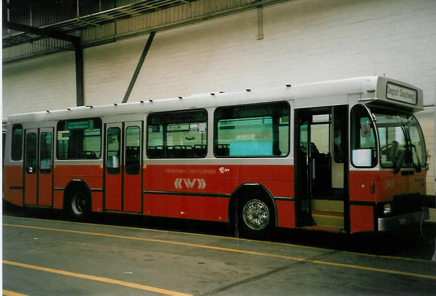 (048'602) - WV Winterthur - Nr. 243/ZH 511'243 - Volvo/Hess am 18. Juli 2001 in Winterthur, Depot Grzefeld
