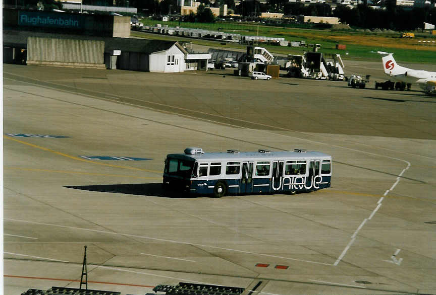 (048'624) - Flughafen, Zrich - Nr. 33 - FBW/Tscher am 18. Juli 2001 in Zrich, Flughafen