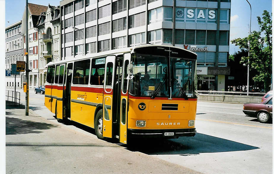 (049'102) - Flury, Balm - SO 20'031 - Saurer/Hess (ex P 24'233) am 18. August 2001 beim Hauptbahnhof Solothurn