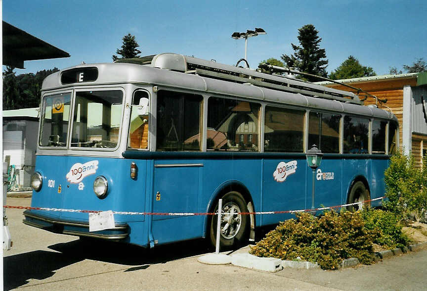 (049'521) - ACT Lugano (TVS) - Nr. 101 - FBW/R&J Trolleybus (ex Nr. 1) am 27. August 2001 in Mittelhusern, Schwarzwasserbrcke