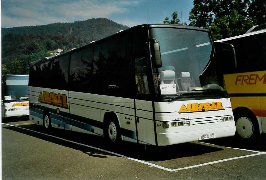 (049'530) - Albisser, Aegeri - ZG 15'747 - Drgmller am 29. August 2001 in Thun, Seestrasse