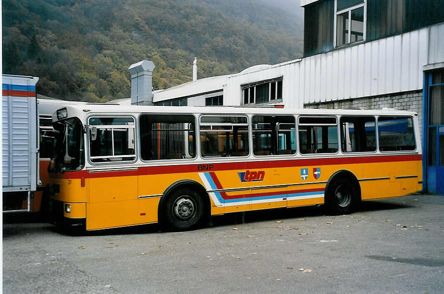 (050'601) - TPN Nyon - Nr. 21 - Volvo/Lauber am 17. November 2001 in Biel, BTR