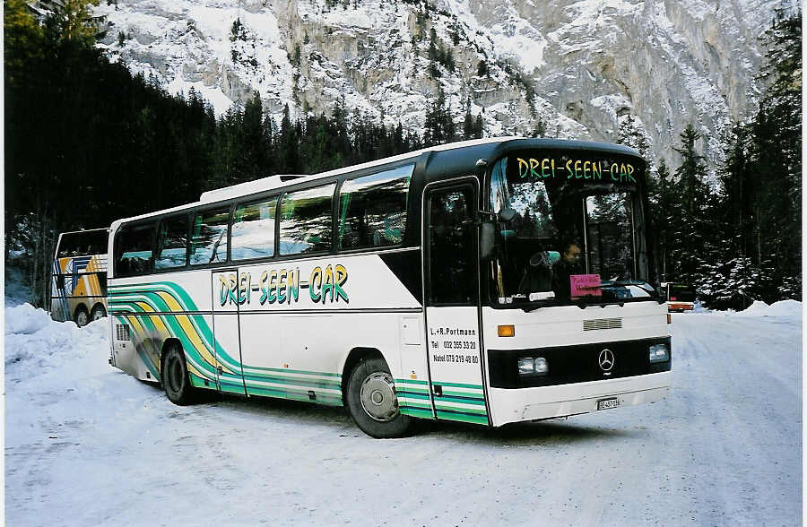 (051'420) - Portmann, Scheuren - BE 457'136 - Mercedes am 6. Januar 2002 in Adelboden, Unter dem Birg