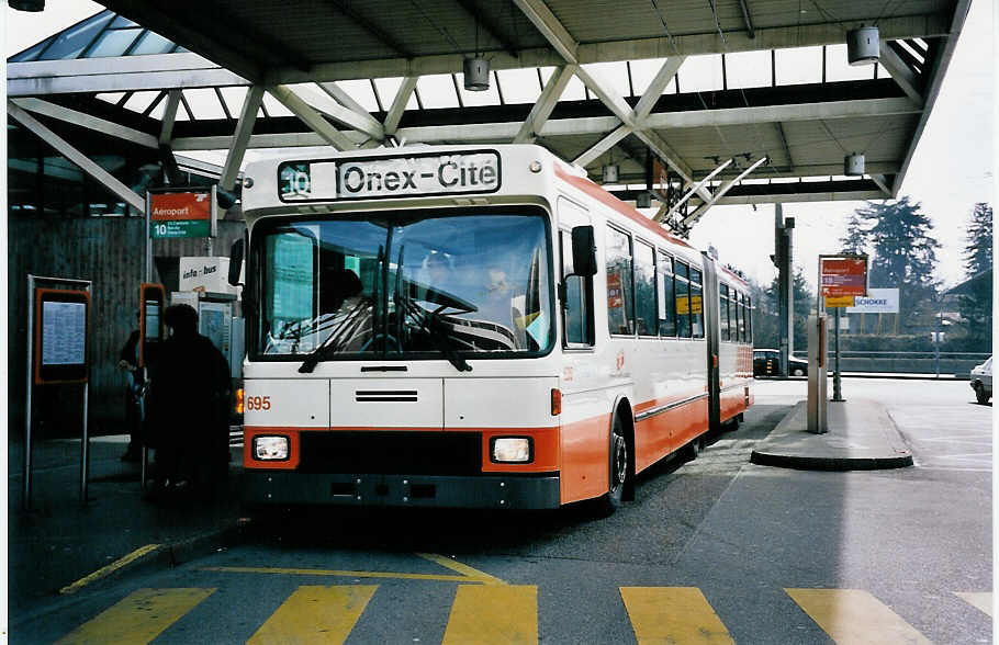 (052'237) - TPG Genve - Nr. 695 - NAW/Hess Gelenktrolleybus am 17. Mrz 2002 in Genve, Aroport