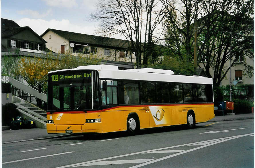 (052'916) - Steiner, Ortschwaben - Nr. 17/BE 16'761 - Volvo/Hess am 15. April 2002 in Bern, Bethlehem Sge