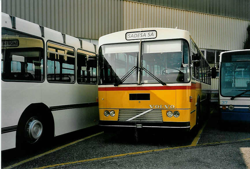 (054'205) - Sadesa, Coppet - Volvo/Lauber am 22. Juni 2002 in Biel, Rattinbus