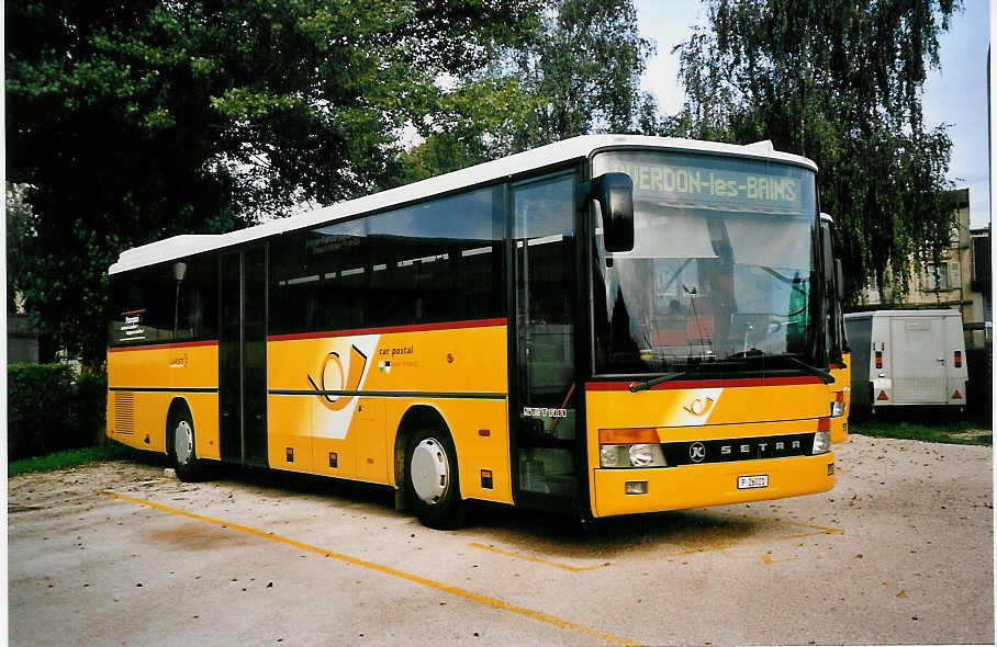 (055'524) - PTT-Regie - P 26'021 - Setra am 25. August 2002 in Yverdon, Garage