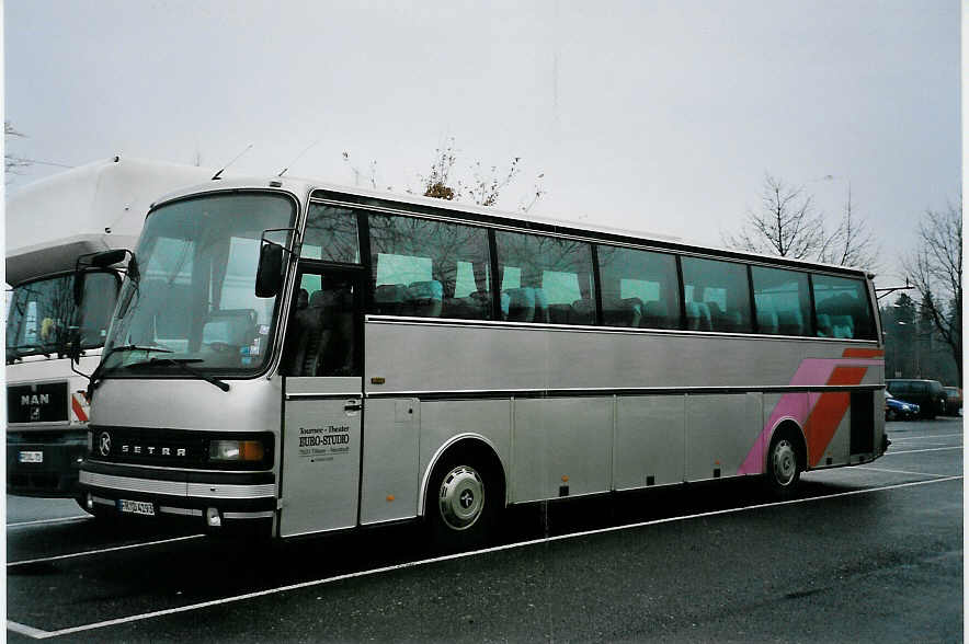 (057'321) - Aus Deutschland: Euro-Studio, Titisee - FR-D 4193 - Setra am 16. November 2002 in Thun, Seestrasse