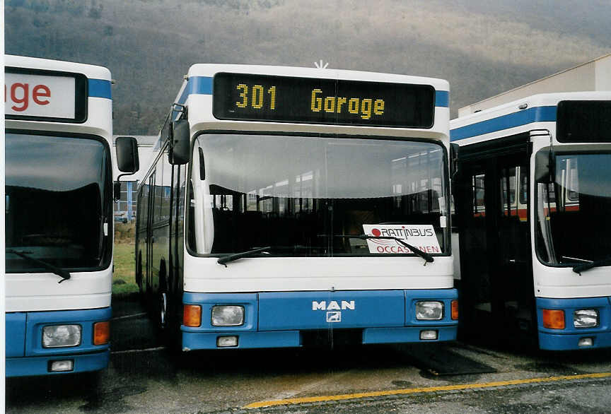 (058'528) - Hrzeler, Dietikon - Nr. 42 - MAN am 18. Januar 2003 in Biel, Rattinbus