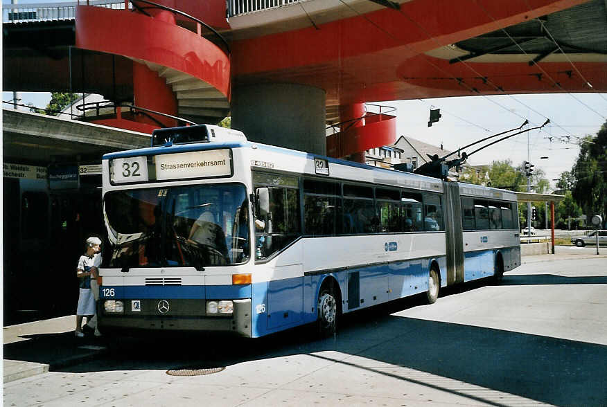 (061'732) - VBZ Zrich - Nr. 126 - Mercedes Gelenktrolleybus am 19. Juli 2003 in Zrich, Bucheggplatz